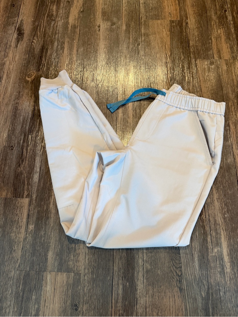 Figs Men's Light Gray Joggers with Blue Drawstring